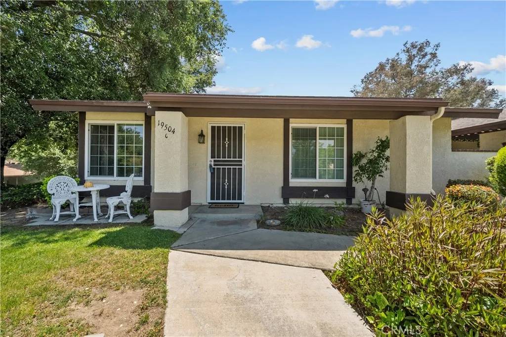 Newhall, CA 91321,19504 Avenue Of The Oaks #C