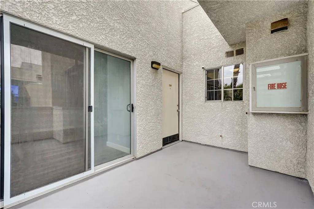Winnetka, CA 91306,20155 Keswick Street #209