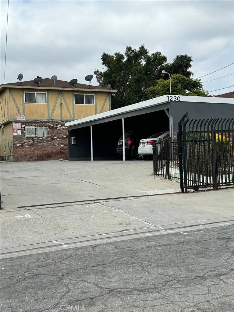 Los Angeles, CA 90044,1230 W 107th Street