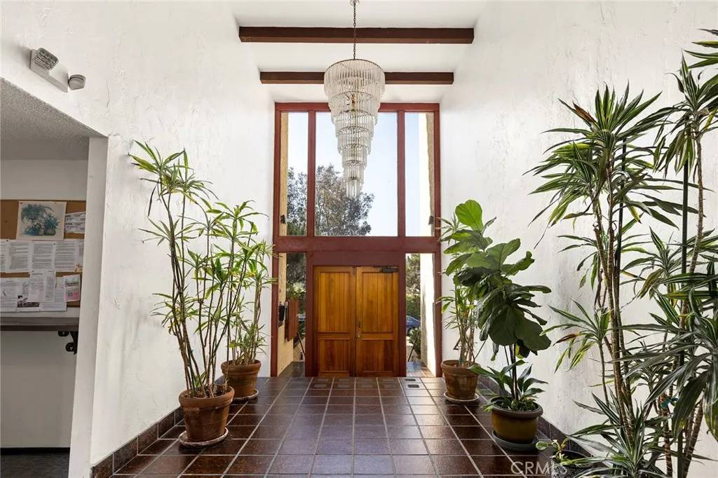 Culver City, CA 90230,5875 Doverwood Drive #309