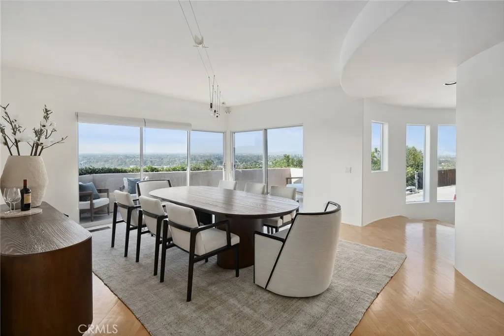 Studio City, CA 91604,3858 Buena Park Drive
