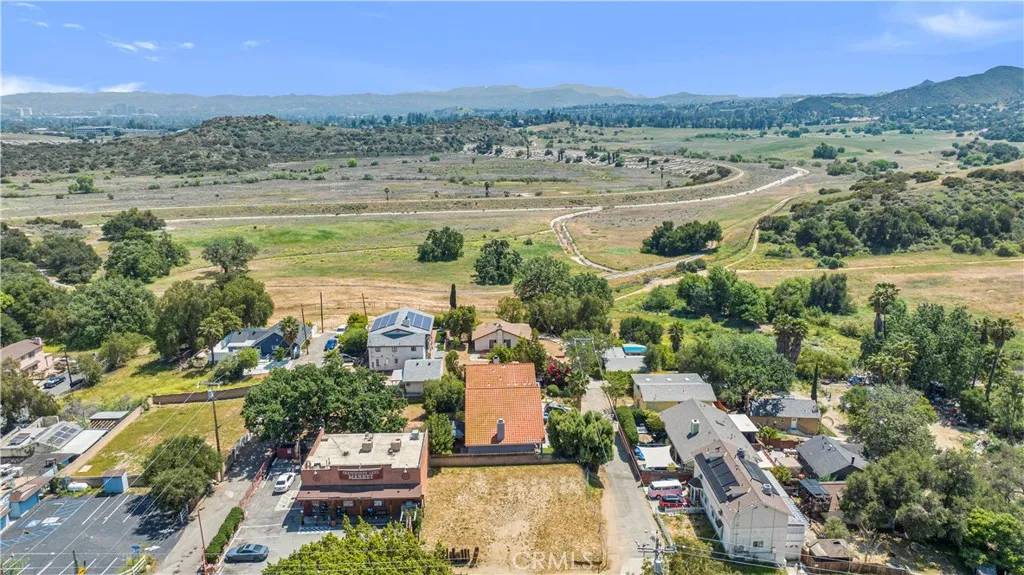 Chatsworth, CA 91311,0 Lake Manor