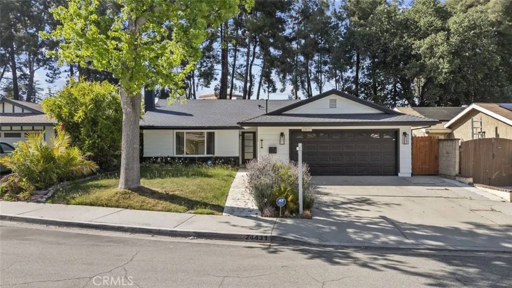 Newhall, CA 91321,24431 La Glorita Circle
