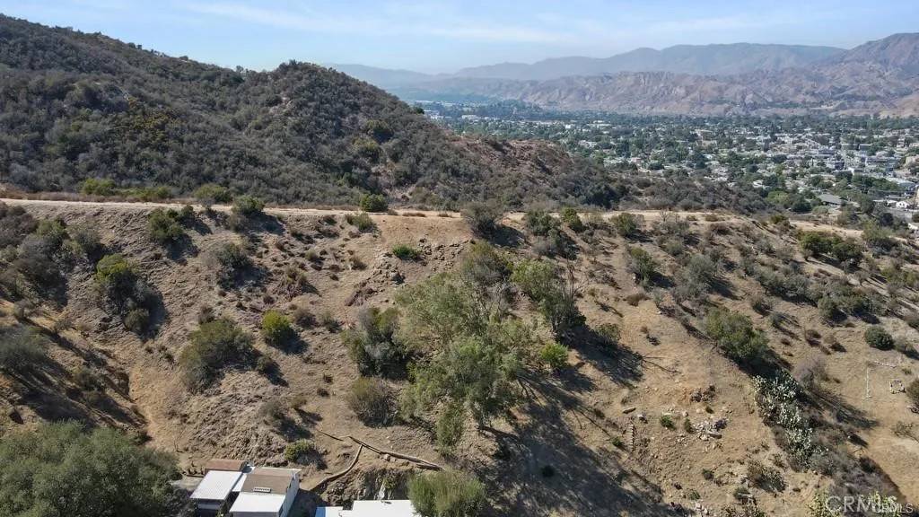 Tujunga, CA 91042,9836 High Top