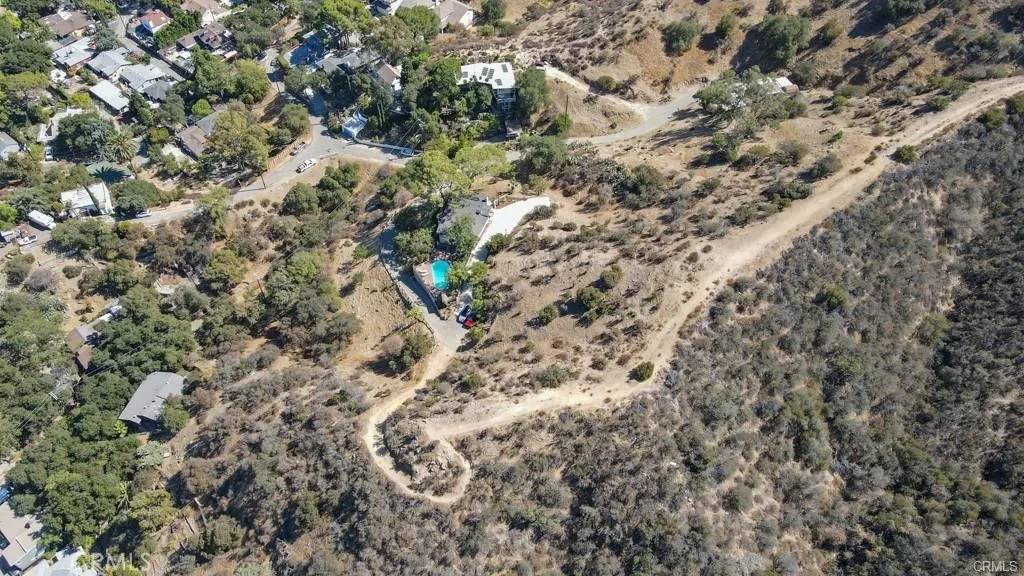 Tujunga, CA 91042,9836 High Top