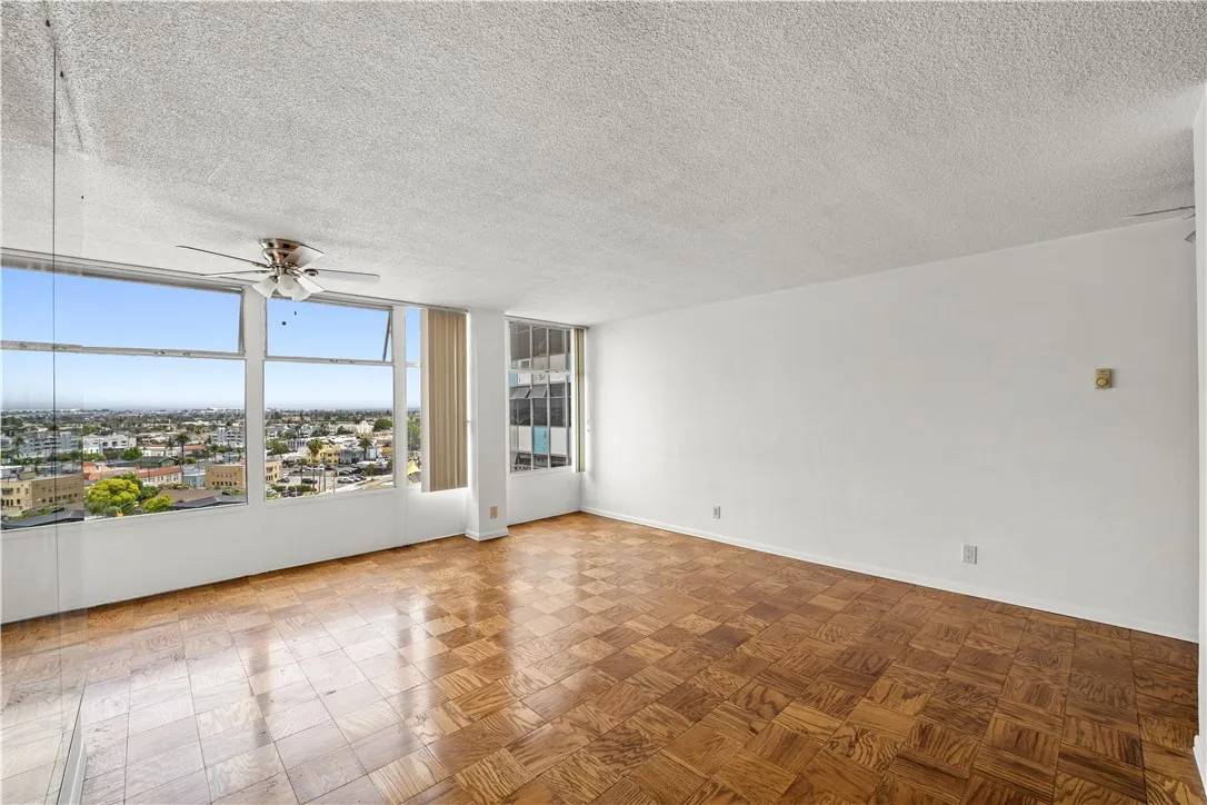 Long Beach, CA 90802,100 Atlantic Avenue #905