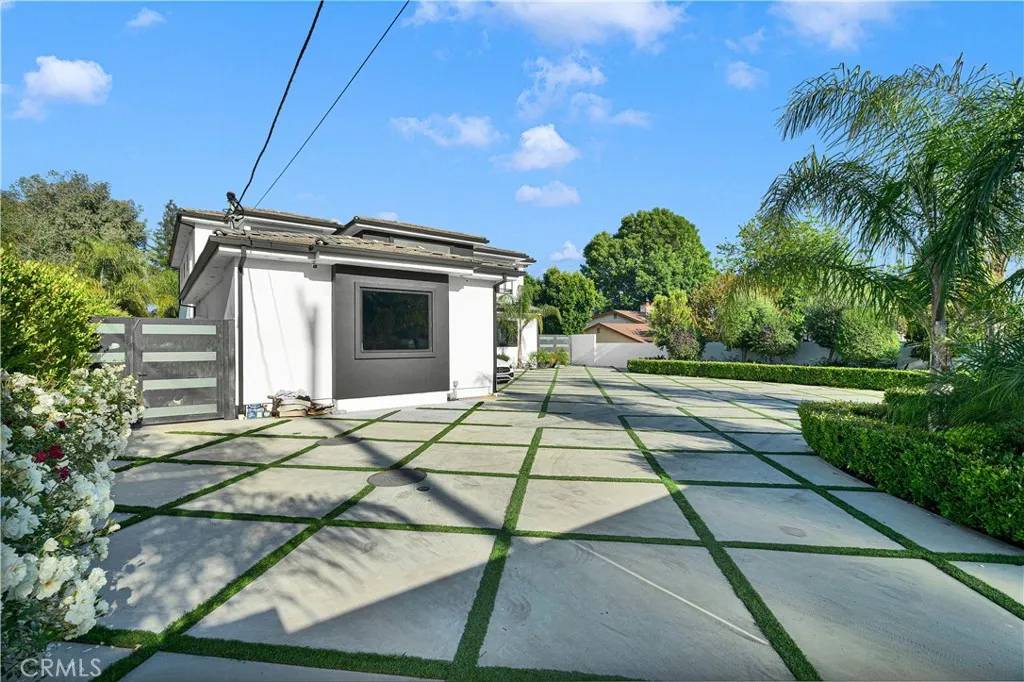 Northridge, CA 91325,9218 Encino Avenue