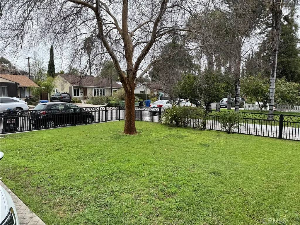 Van Nuys, CA 91411,5722 Cedros Avenue