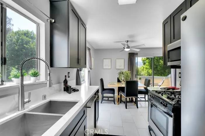 Chatsworth, CA 91311,9917 Independence Avenue #C
