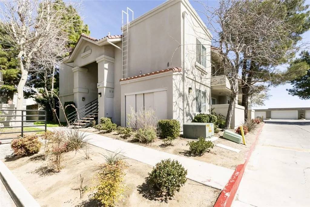 Lancaster, CA 93536,2807 W Avenue K12 #256