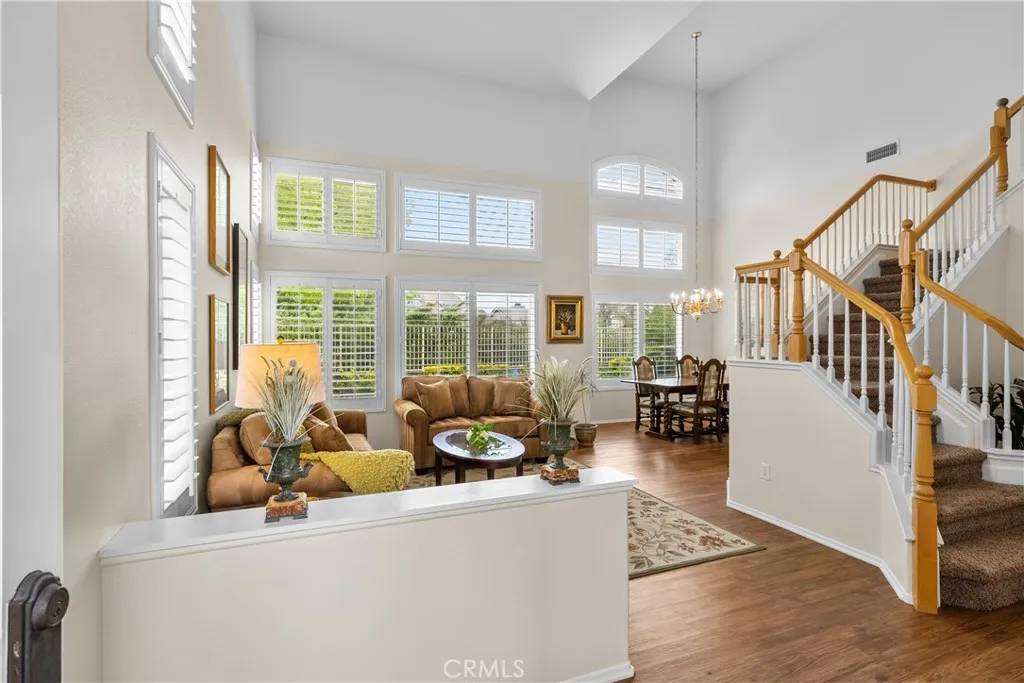 Valencia, CA 91354,27567 Courtview Drive