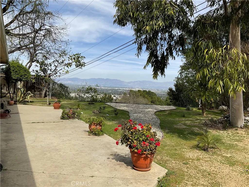 Tarzana, CA 91356,18310 Karen Drive