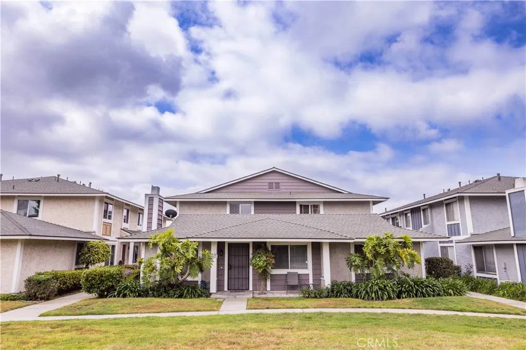 Moorpark, CA 93021,510 Spring Road #117