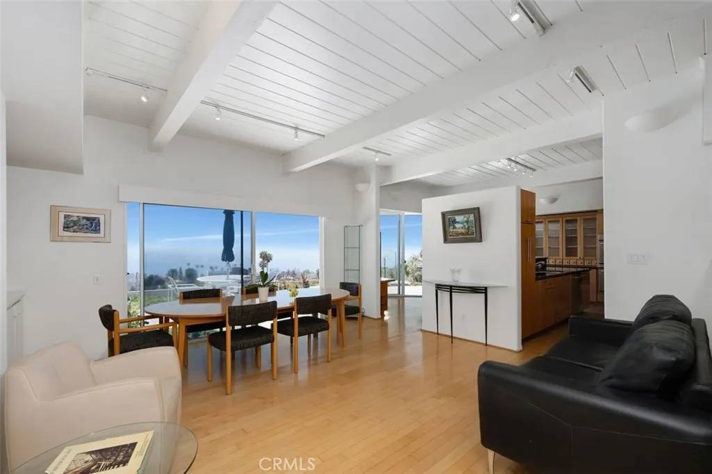 Pacific Palisades, CA 90272,1032 Enchanted Way