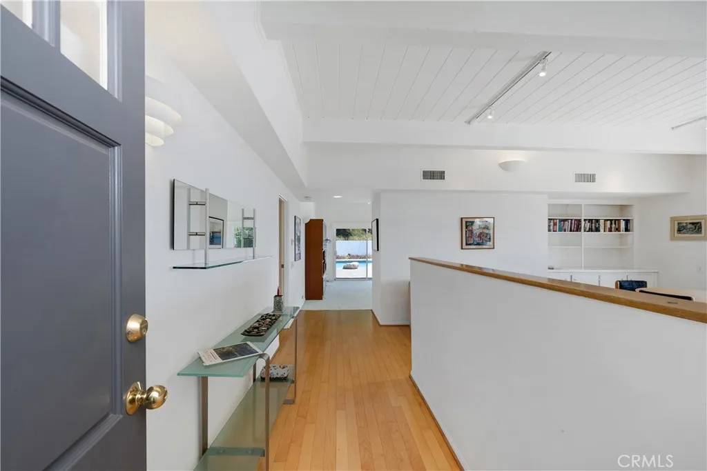 Pacific Palisades, CA 90272,1032 Enchanted Way