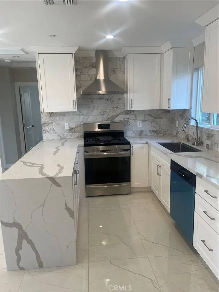 Porter Ranch, CA 91326,18706 Brasilia Drive