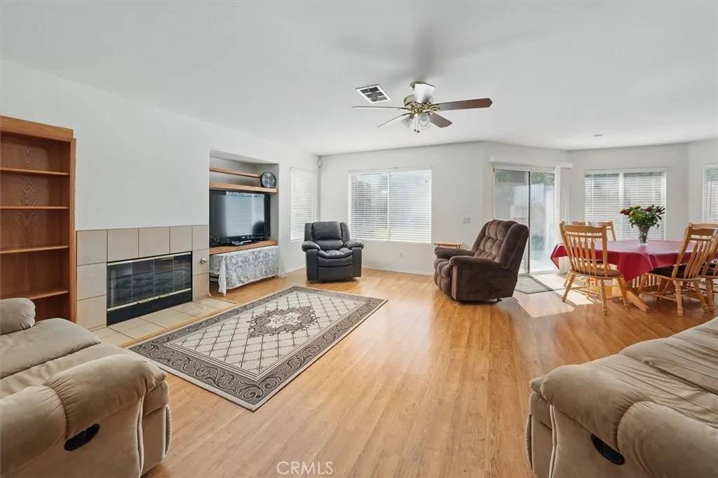 Saugus, CA 91390,28652 Deer Springs Drive