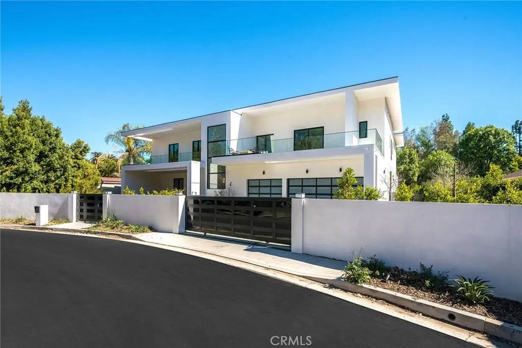 Tarzana, CA 91356,4930 Palomar Drive