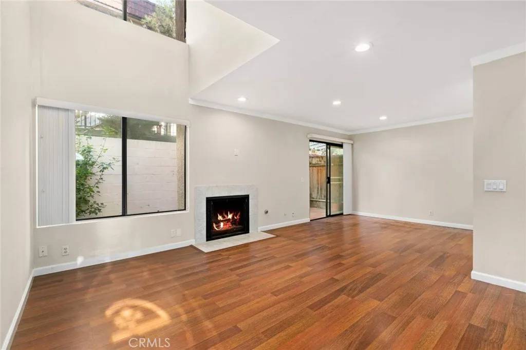 Agoura Hills, CA 91301,5291 Colodny Drive #10