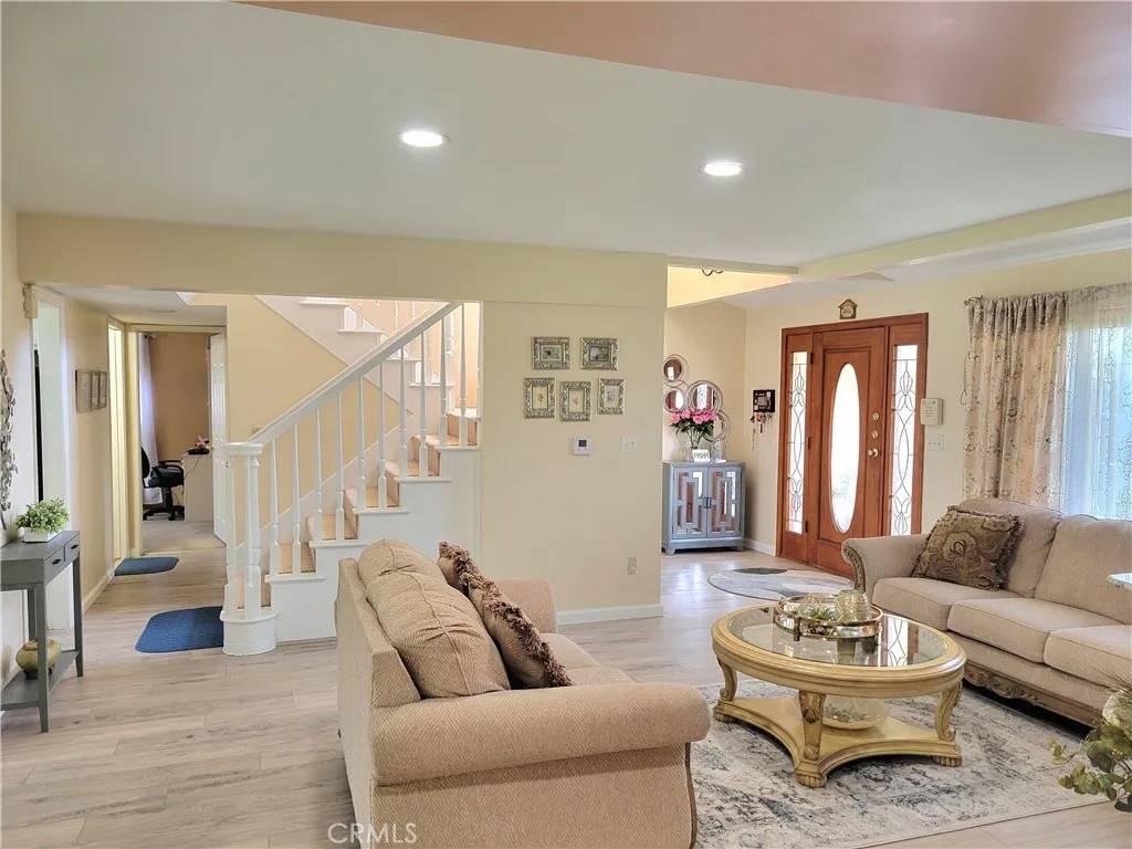 Granada Hills, CA 91344,17027 Simonds Street