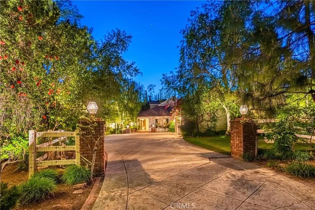 Bell Canyon, CA 91307,19 Dapplegray Road