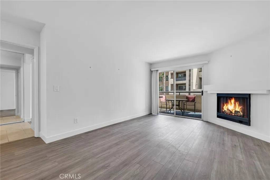Woodland Hills, CA 91367,5545 Canoga Avenue #121