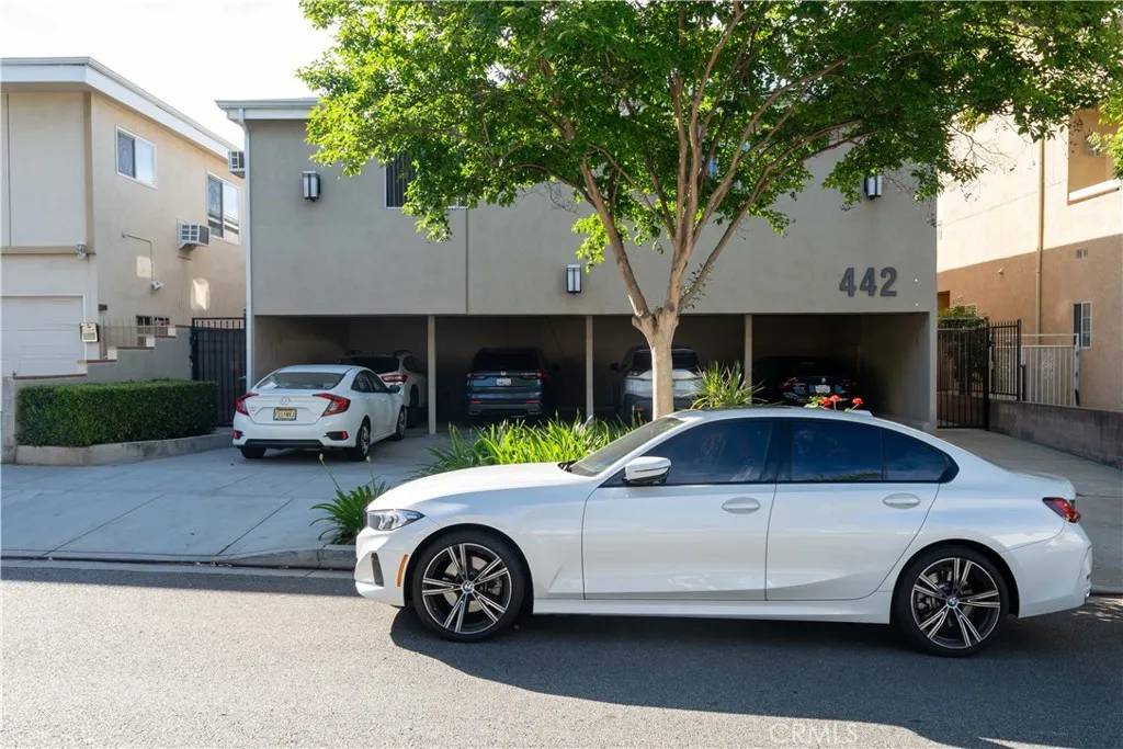 Burbank, CA 91501,442 E Santa Anita Avenue