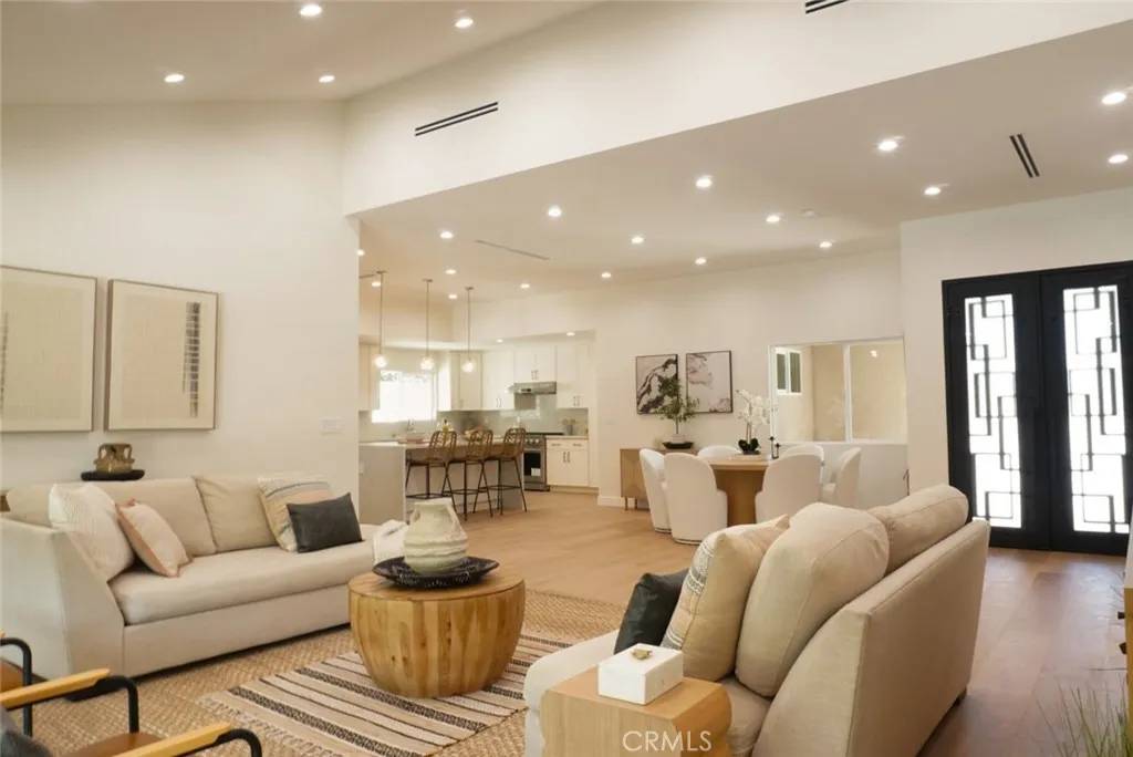 Northridge, CA 91325,17063 Knapp Street