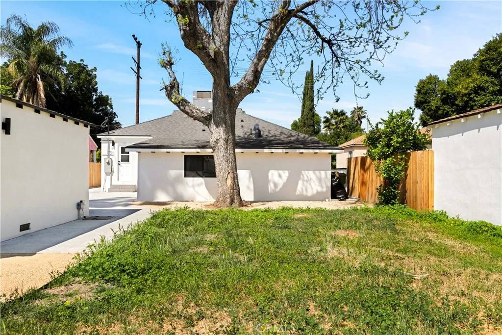 Reseda, CA 91335,6916 Etiwanda Avenue