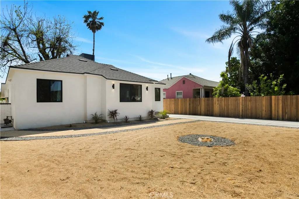 Reseda, CA 91335,6916 Etiwanda Avenue