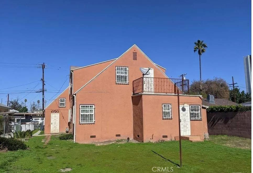 Compton, CA 90220,332 W Laurel