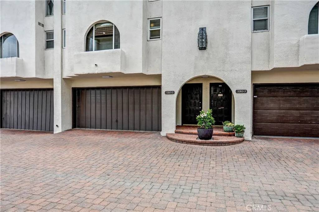 Encino, CA 91316,5263 Newcastle Avenue #2