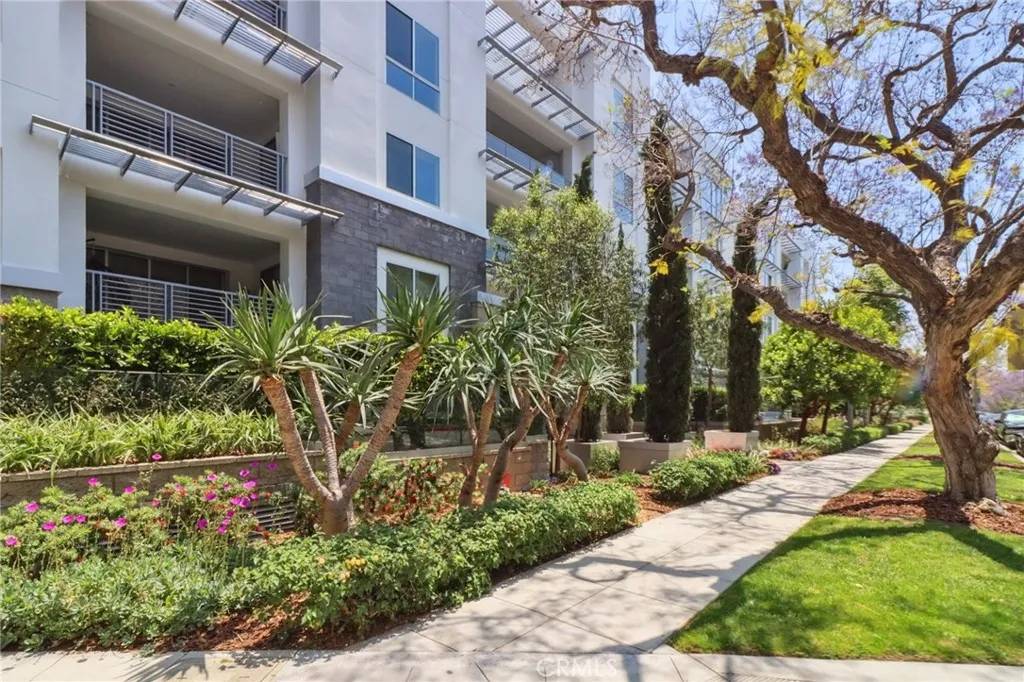 Beverly Hills, CA 90210,460 N Palm Drive #102