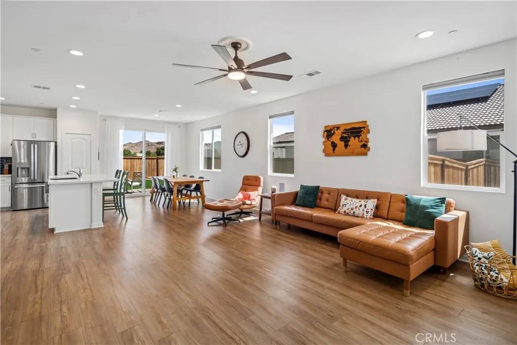 Rosamond, CA 93560,3615 SANTA MONICA Court