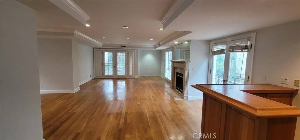 Beverly Hills, CA 90210,448 Oakhurst Dr. #1