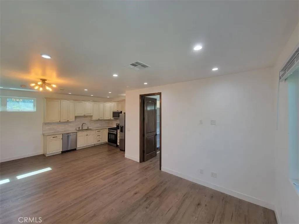 Valley Glen, CA 91401,13802 Erwin Street
