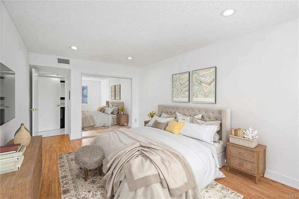 Tarzana, CA 91356,18530 Hatteras #333