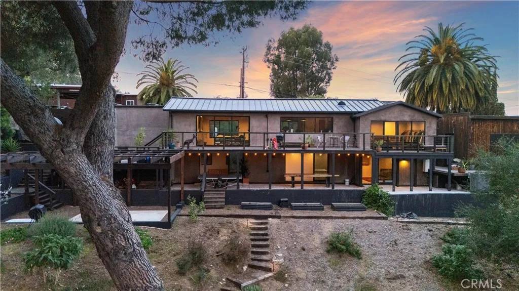 Topanga, CA 90290,19778 Grand View Drive