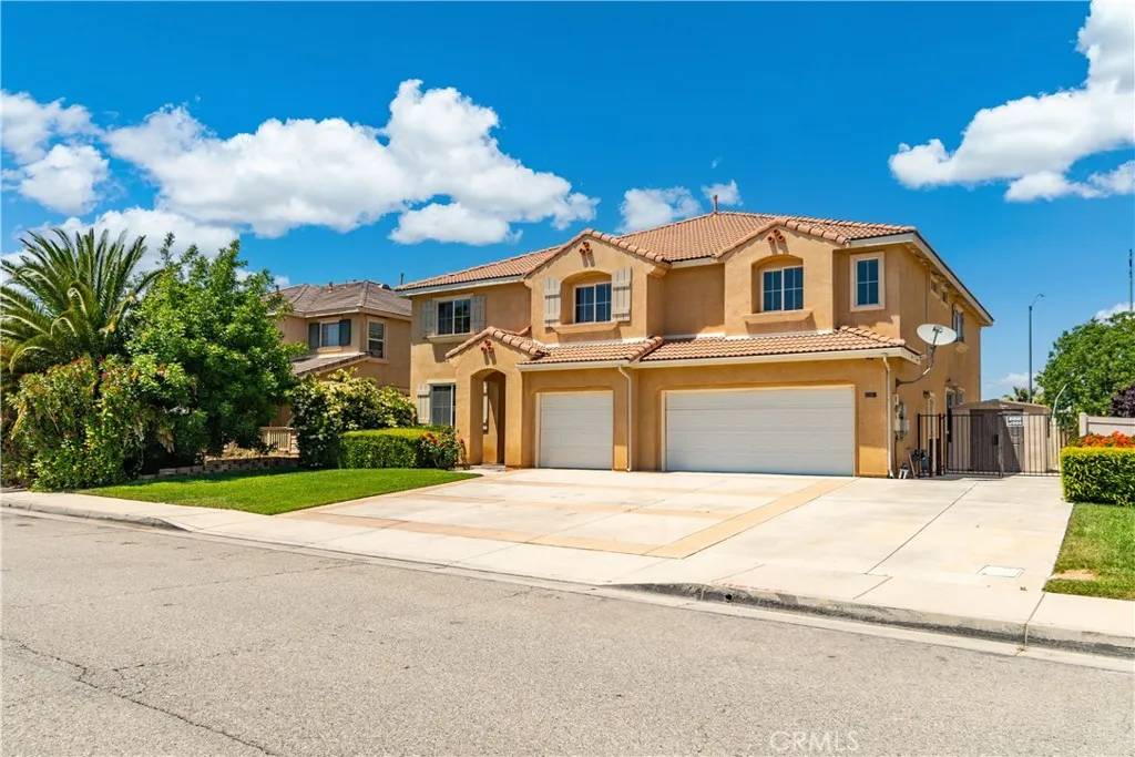 Palmdale, CA 93551,2207 Cork Oak Street