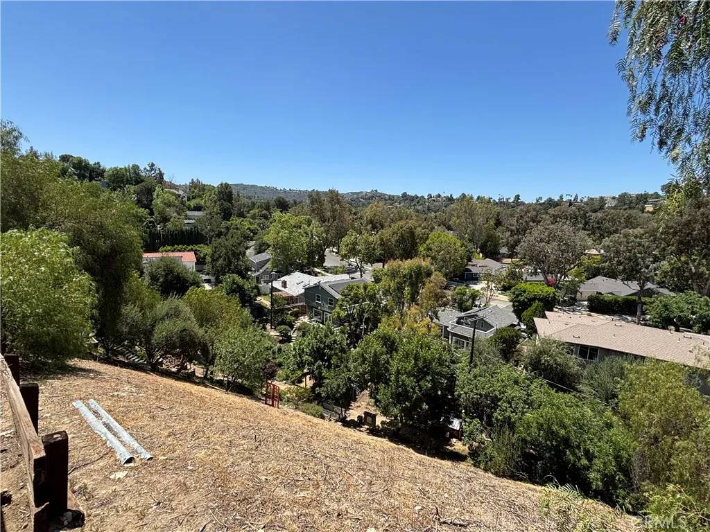 Woodland Hills, CA 91364,0 Lopez