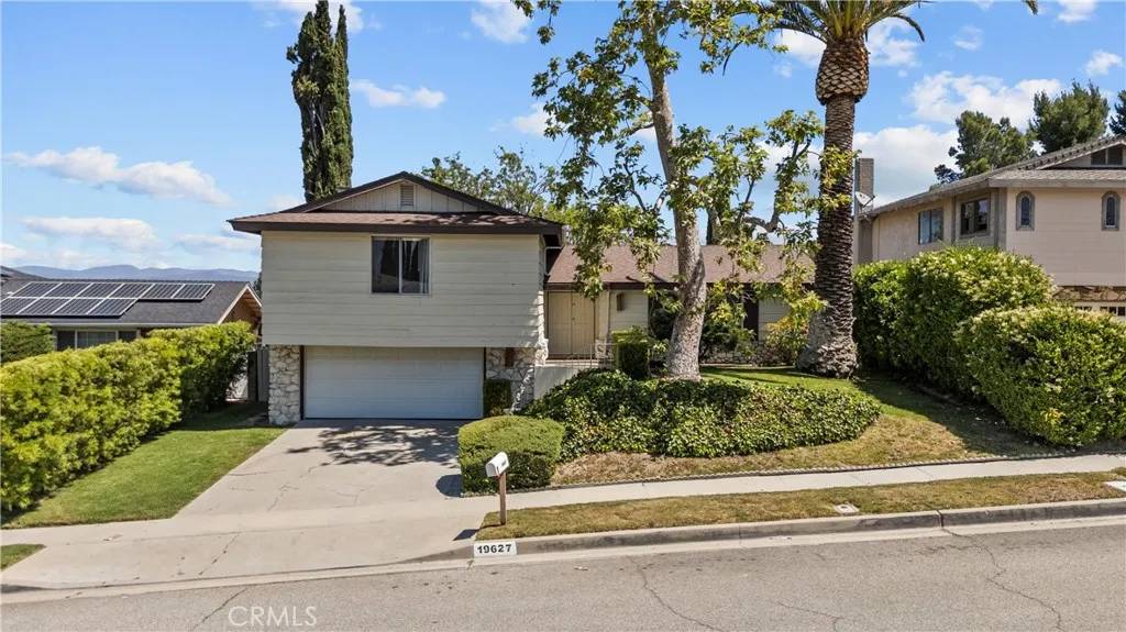 Newhall, CA 91321,19627 Goldstream Way