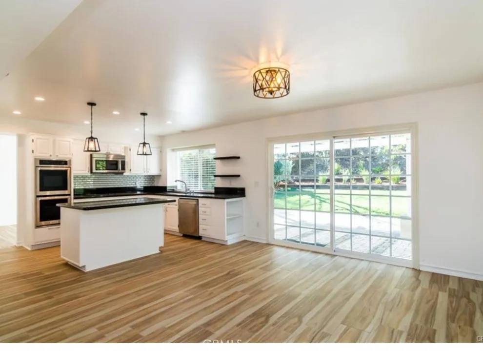 Calabasas, CA 91301,5021 Dantes View Drive