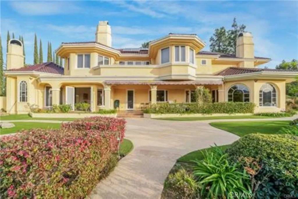 Chatsworth, CA 91311,22537 N Summit Ridge Circle