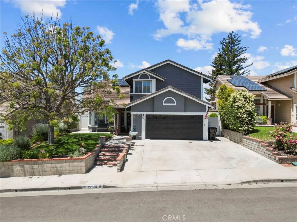 Saugus, CA 91390,22565 Pecan Place