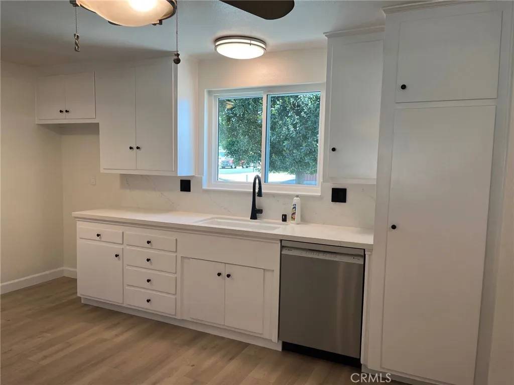 Simi Valley, CA 93065,1855 Kearney Avenue