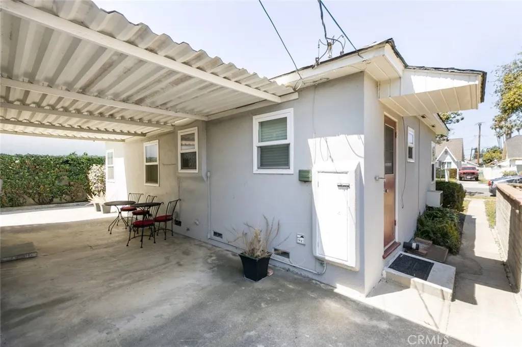 Alhambra, CA 91801,22 N Electric Avenue