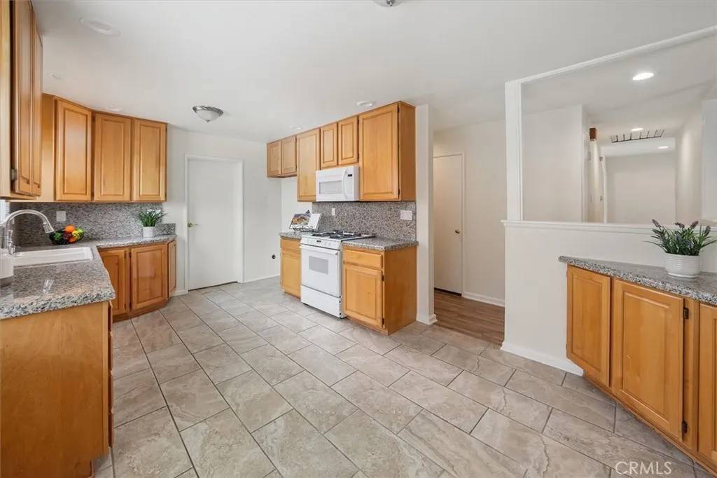 Saugus, CA 91350,27129 Elias Avenue