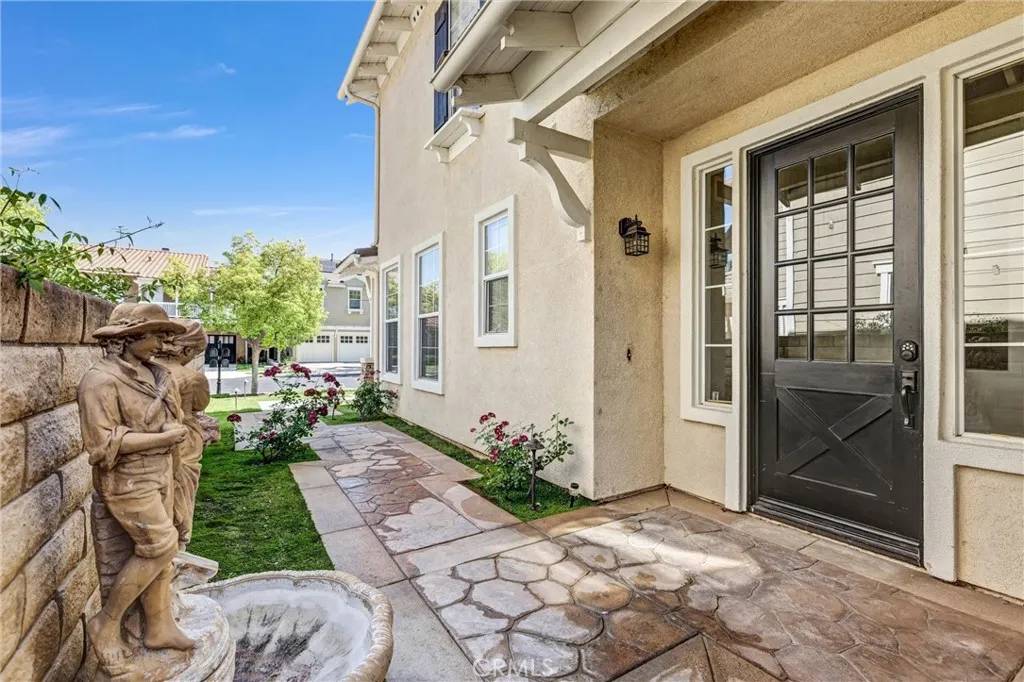 Valencia, CA 91355,23922 Lakeside Road