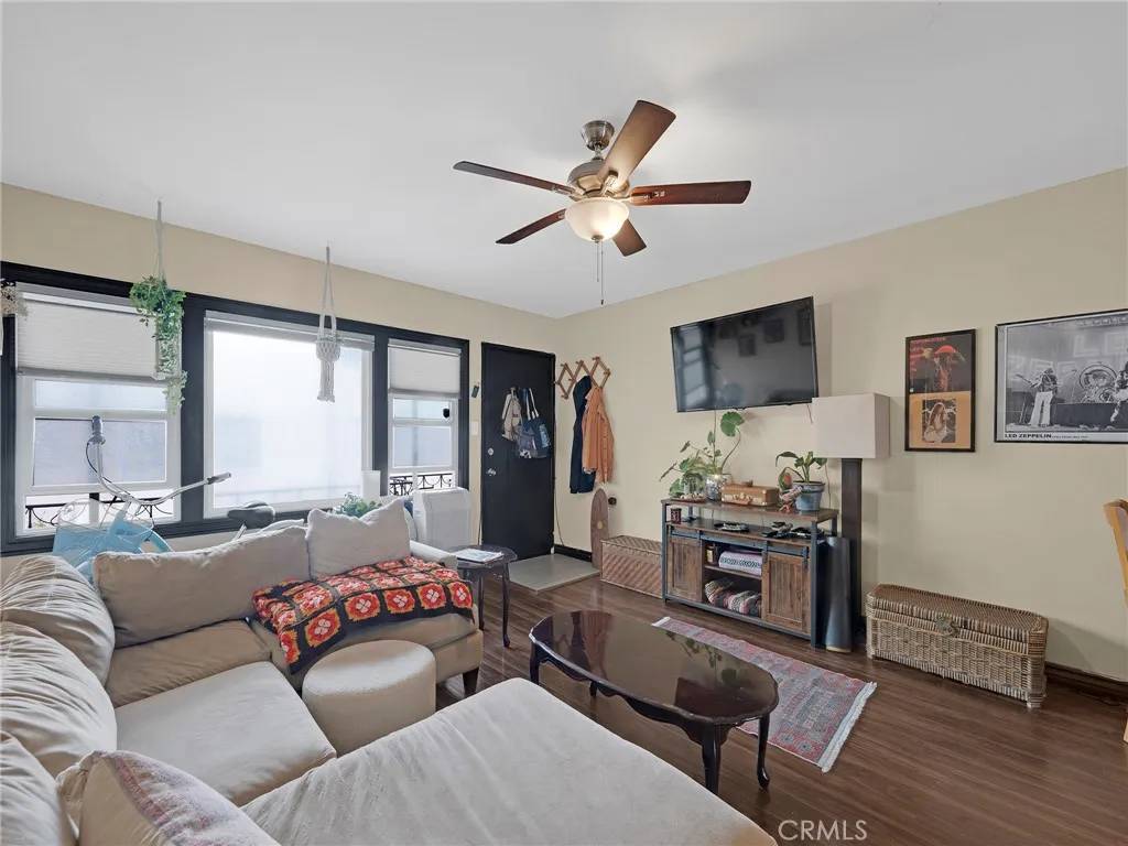 Long Beach, CA 90802,933 E 1st Street #7