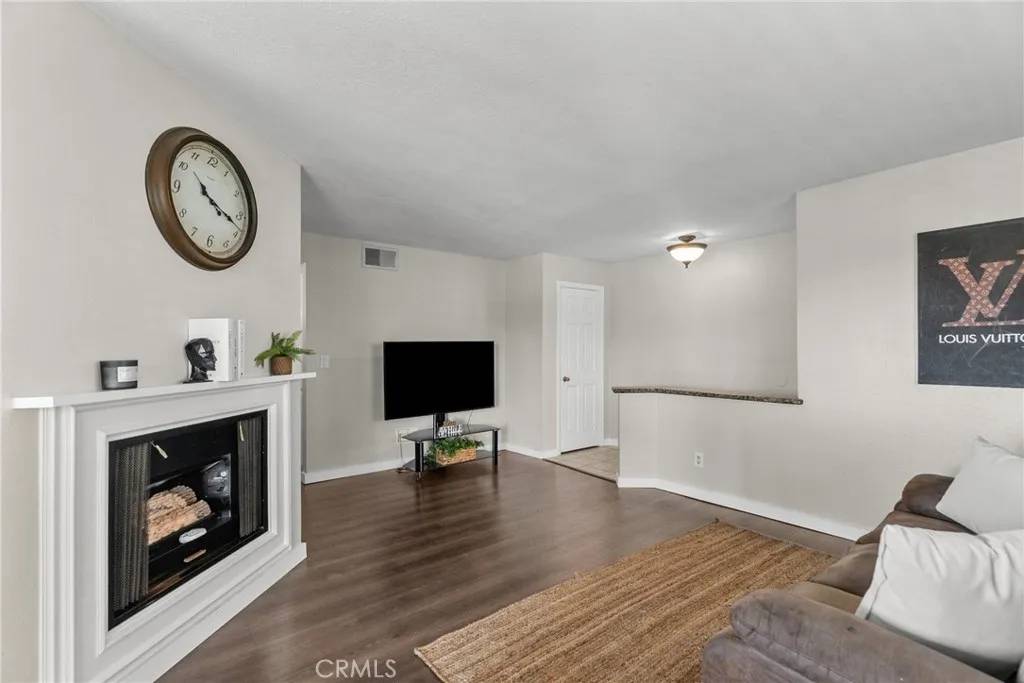 Canyon Country, CA 91351,26762 Claudette Street #417